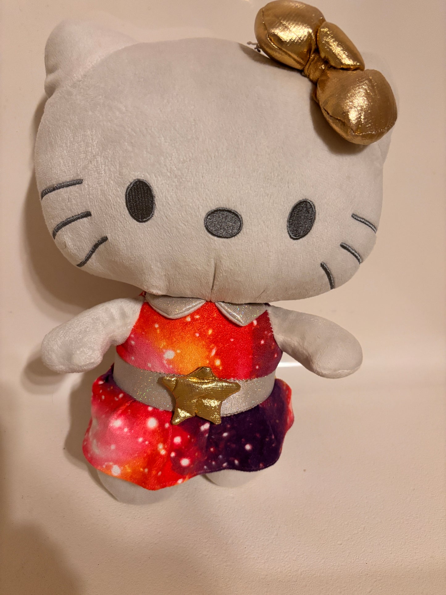 Gold Bow 12” Tall GUC Hello Kitty Plush Fiesta Sanrio 2016 Galaxy Dress Gold Bow 12” Tall - FREE SHIPPING
